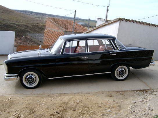 MERCEDES 220 COLAS